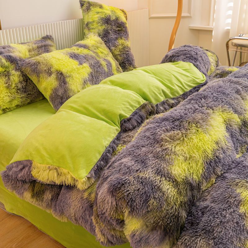 Eco-Friendly Dye Bedspread