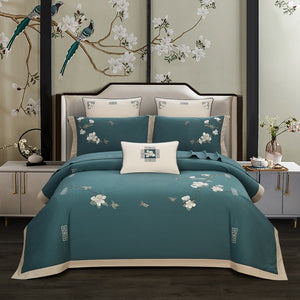 Chinoiserie-Inspired Comforter
